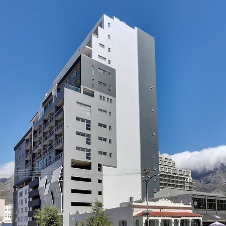 Backup-Powered Classic Luxury Apartment Кейптаун Екстериор снимка