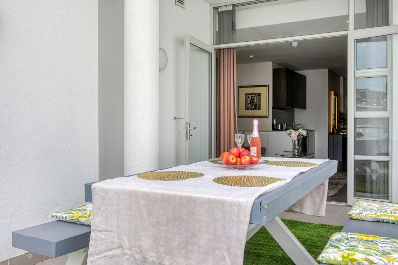 Backup-Powered Classic Luxury Apartment Кейптаун Екстериор снимка
