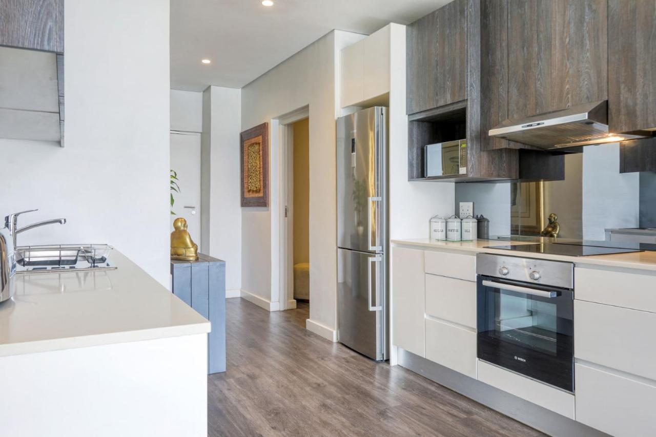 Backup-Powered Classic Luxury Apartment Кейптаун Екстериор снимка